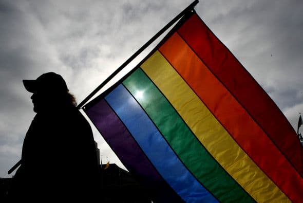 Los latinos LGBT sufren la discriminación en silencio