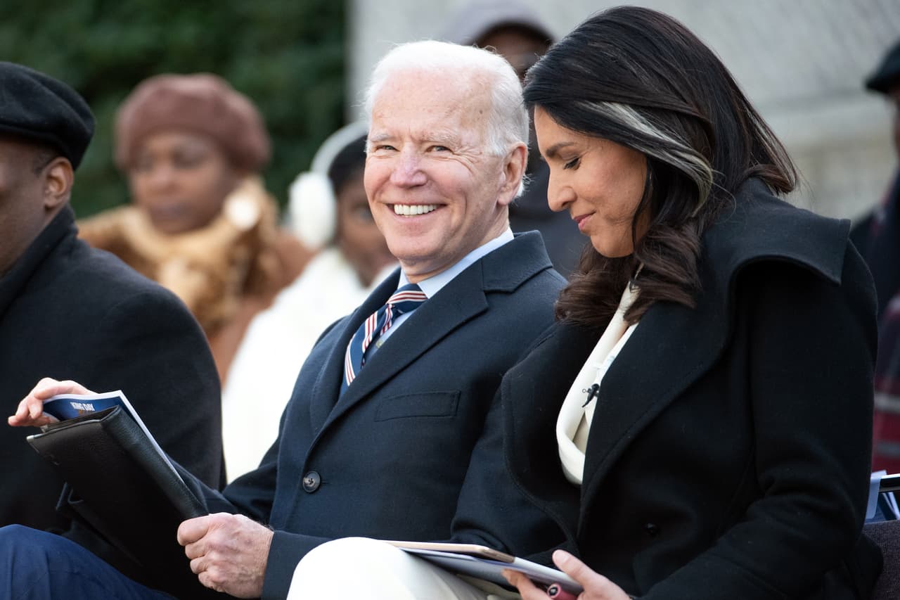 <b>Tulsi Gabbard: </b>"Hoy estoy suspendiendo mi campaña presidencial y ofreciendo mi apoyo total a Biden en su propósito de unificar a nuestro país", 
<a href="https://www.univision.com/noticias/elecciones-en-eeuu-2020/tulsi-gabbard-anuncia-su-retiro-de-las-presidenciales-democratas-y-apoya-a-biden">dijo la legisladora demócrata por Hawai en un video en Twitter el 19 de marzo</a>. “Aunque no coincido con el vicepresidente en cada tema, sé que tiene un buen corazón y está motivado por su amor al país y al pueblo estadounidense", agregó.