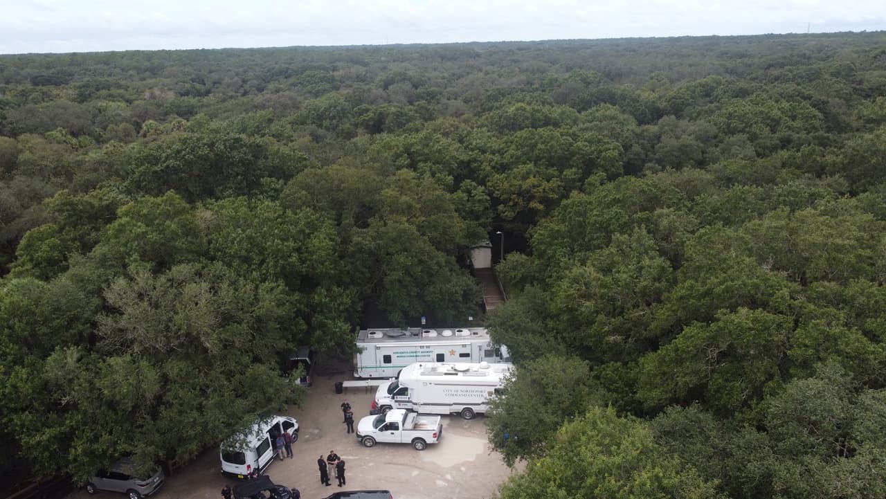 Según la Policía de North Port, el caso es ahora de "varias personas desaparecidas" y 
<b>por el momento no se trata de una investigación criminal</b>.