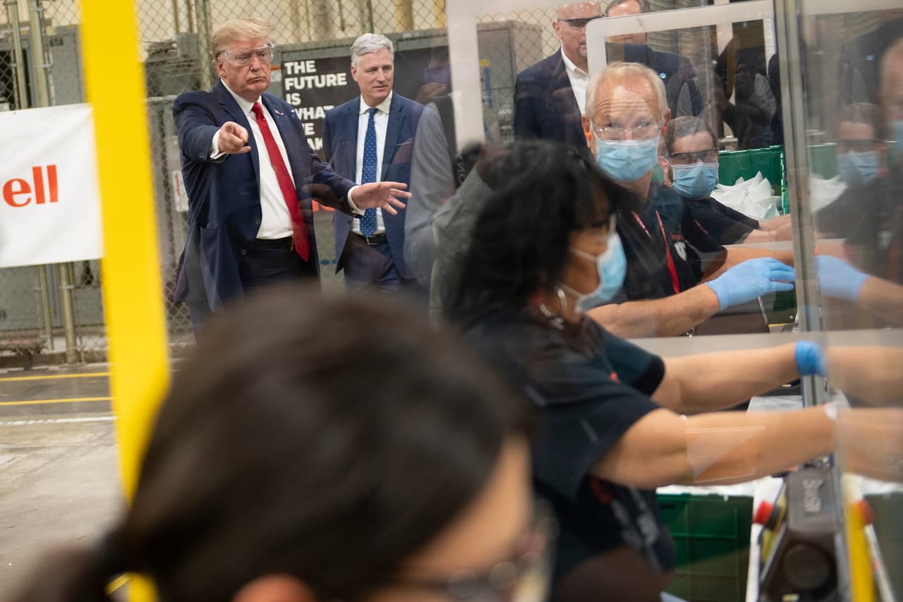 La compañía Honeywell anunció la producción de más de 6 millones de máscaras N-95 y la contratación de 500 empleados en Phoenix.