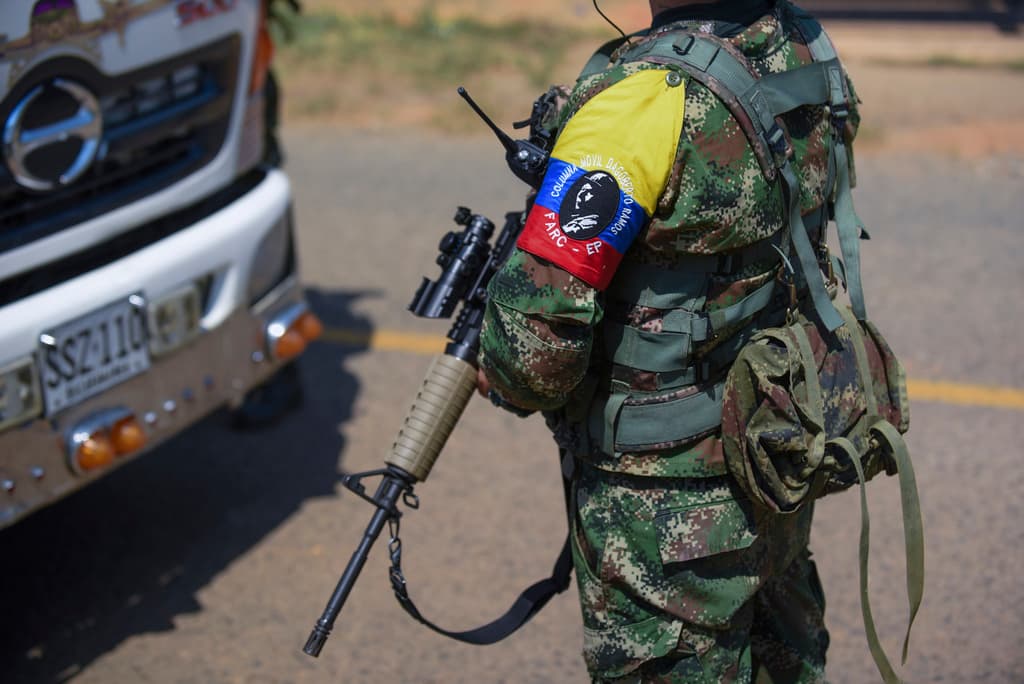 Enfrentamientos en Colombia dejan al menos 80 muertos y miles de desplazados, según autoridades