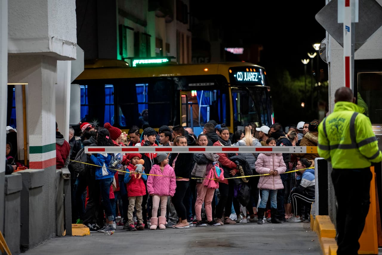 "Más grande que la población de Filadelfia": crece el atasco de casos en la corte de inmigración
