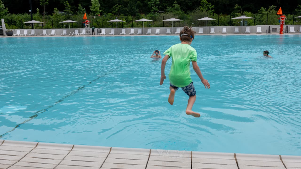 Consejos para evitar tragedias en las piscinas durante la temporada de verano en Nueva York