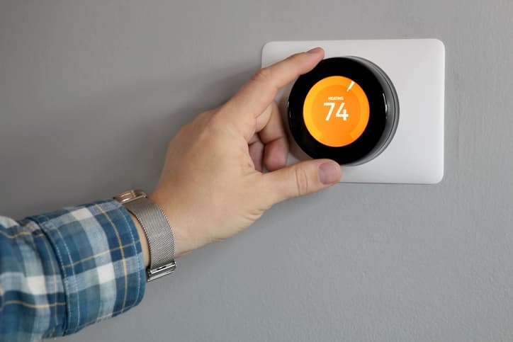 <b>El termostato sólo cuenta una pequeña parte de la historia</b>. Cuando la mayoría de nosotros habla de sentir calor o frío, creemos que nos referimos a la temperatura. Pero el número que marca el termómetro es sólo un elemento de lo que los expertos llaman "confort térmico".