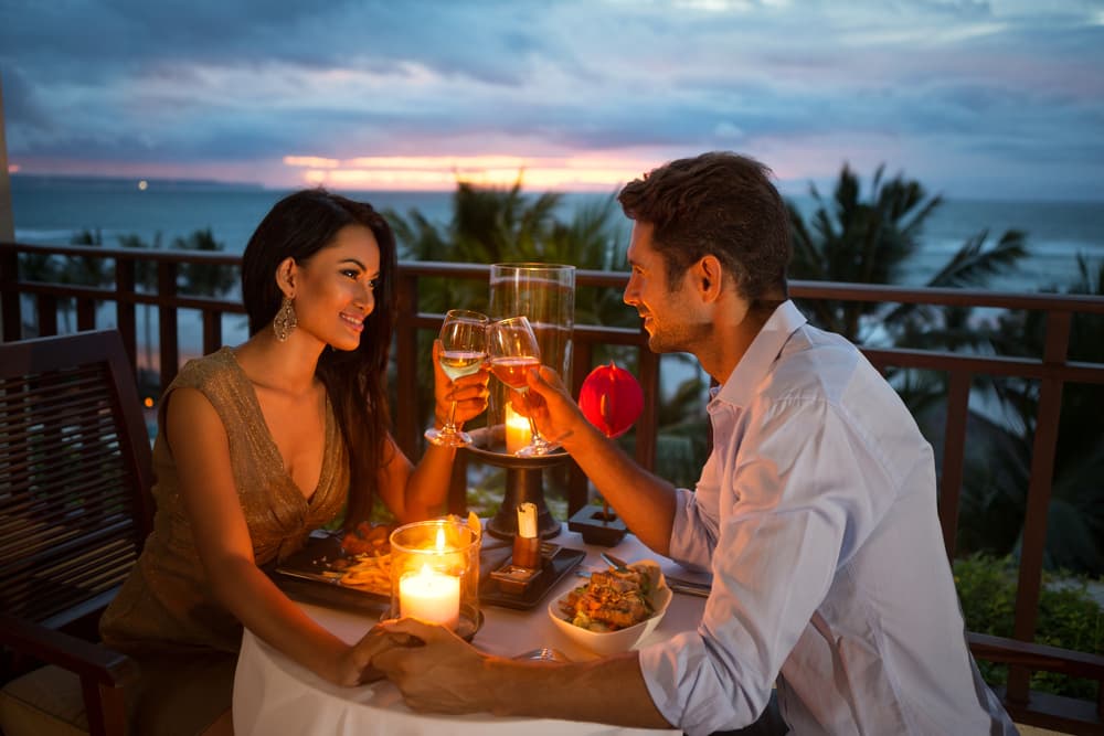 Mantén siempre el cuarzo rosado contigo y espera que esa pareja llegue a ti.