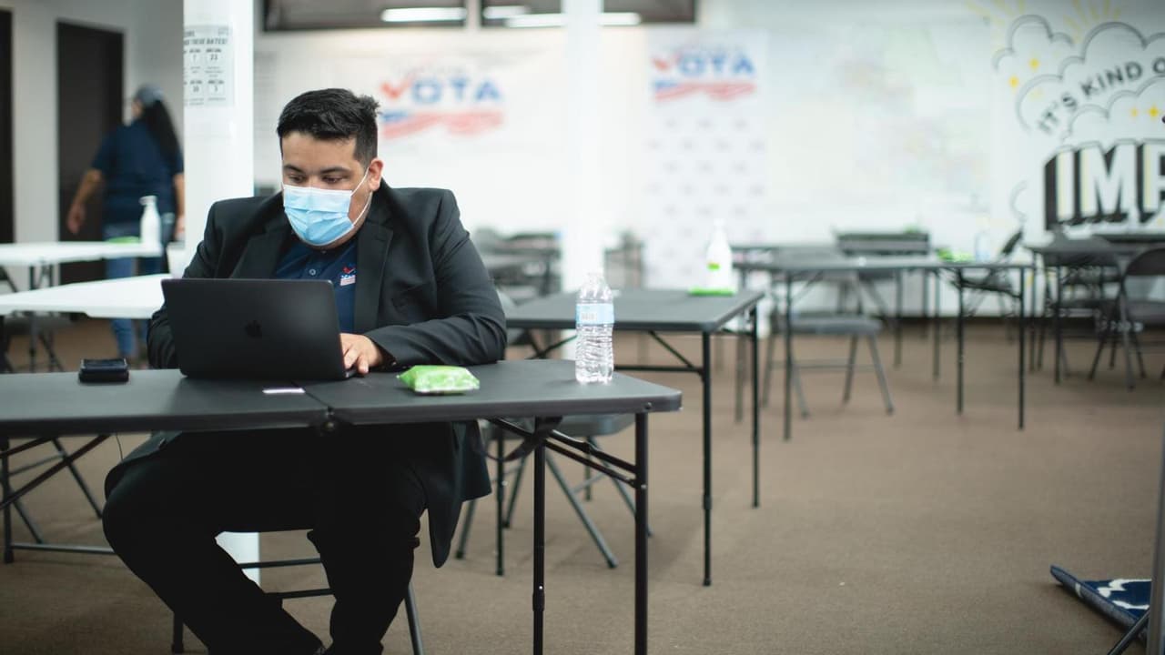 Eduardo Sainz, director estatal de Arizona para Mi Familia Vota.