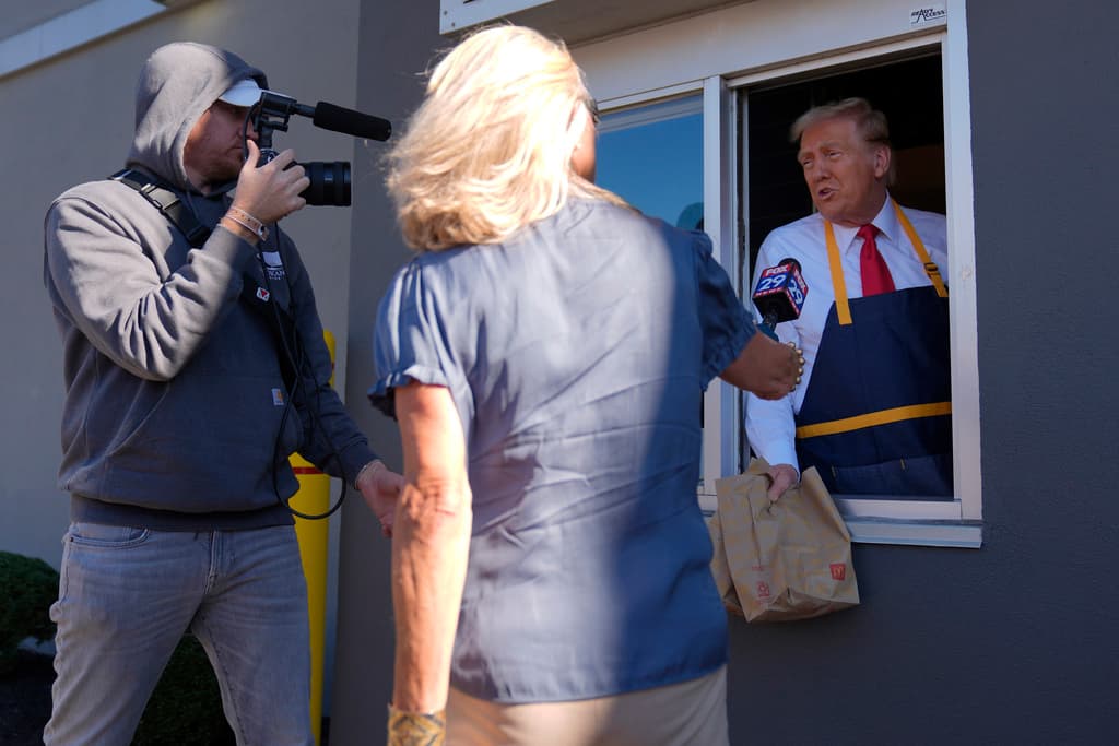 Trump, con un tono jocoso, comentó: "Este trabajo me agrada" y manifestó su entusiasmo por repetir la experiencia en el futuro.