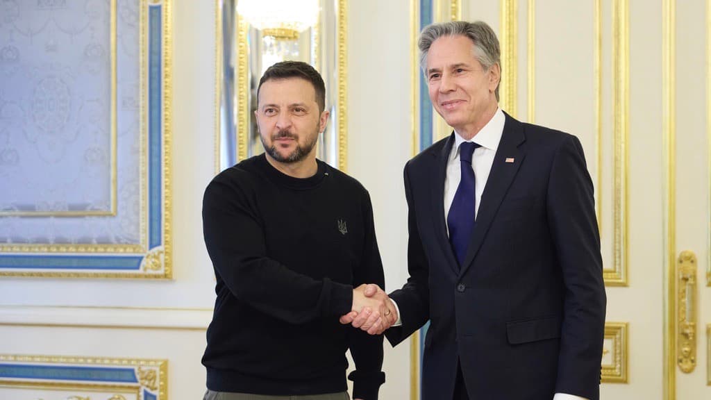 Blinken dice que EEUU tiene "la intención" de confiscar activos rusos para ayudar a la reconstrucción de Ucrania 