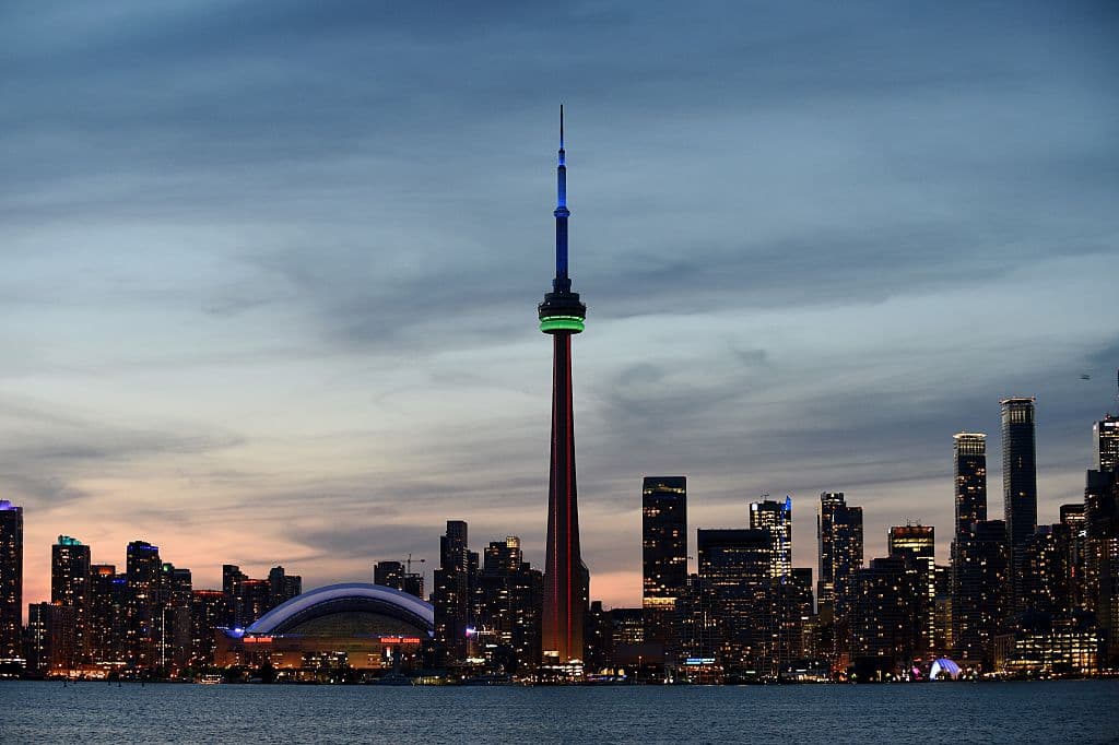 <b>27. Toronto, Canadá</b>. 
<i>Time Out</i> destaca su ambiente comunitario, su diversidad y su recuperada actividad cultural, que se manifiesta en sus notables festivales de verano.