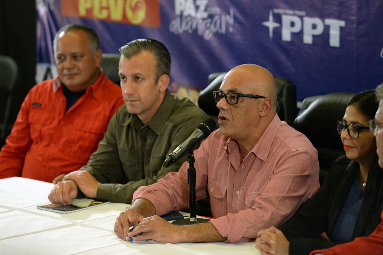 El chavismo se proclama ganador de las elecciones regionales en Venezuela y la oposición denuncia fraude