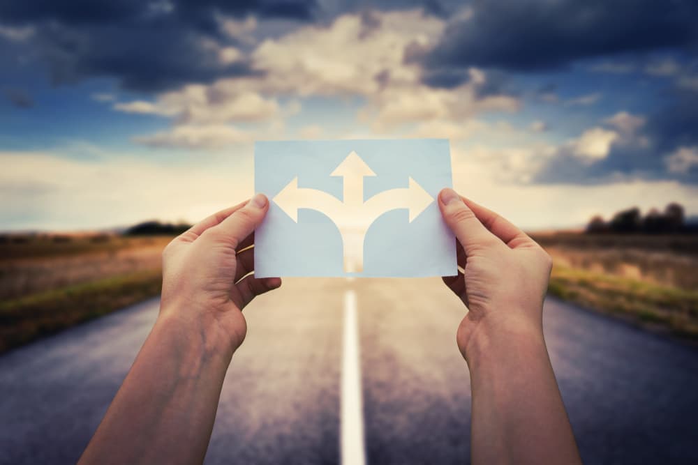 <h3 class="cms-H3-H3">Influencia de Neptuno retrógrado en Libra</h3>
<br>
<br>Este movimiento hará que tu tradicional indecisión se acentúe durante estos meses. Te preguntarás qué debes hacer y qué no, te sentirás en esa disyuntiva. Existe el peligro de que quienes estén a tu alrededor te hagan cambiar de opinión y flaquear en tu voluntad, lo mejor es que las cuestiones personales no las comentes con terceras personas puesto que sus comentarios podrían perjudicarte, pues no sabrías qué opinión tomar en cuenta. 
<br>
