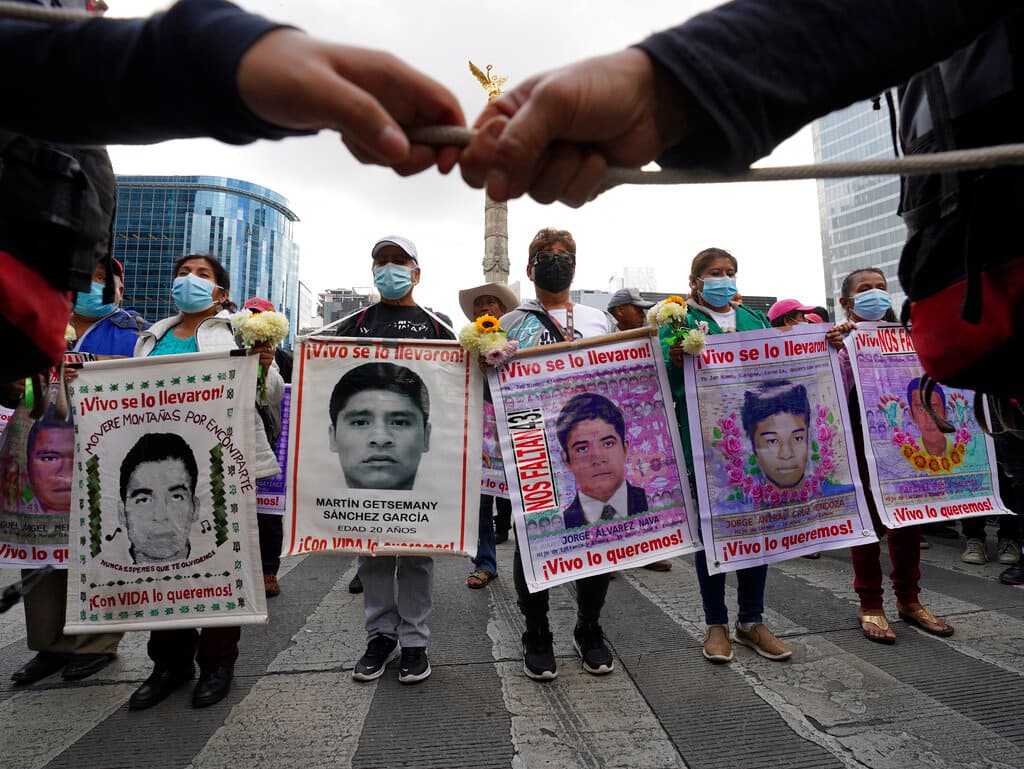 Caso Ayotzinapa: la fiscalía vuelve a conseguir órdenes de aprehensión contra 16 militares de Iguala