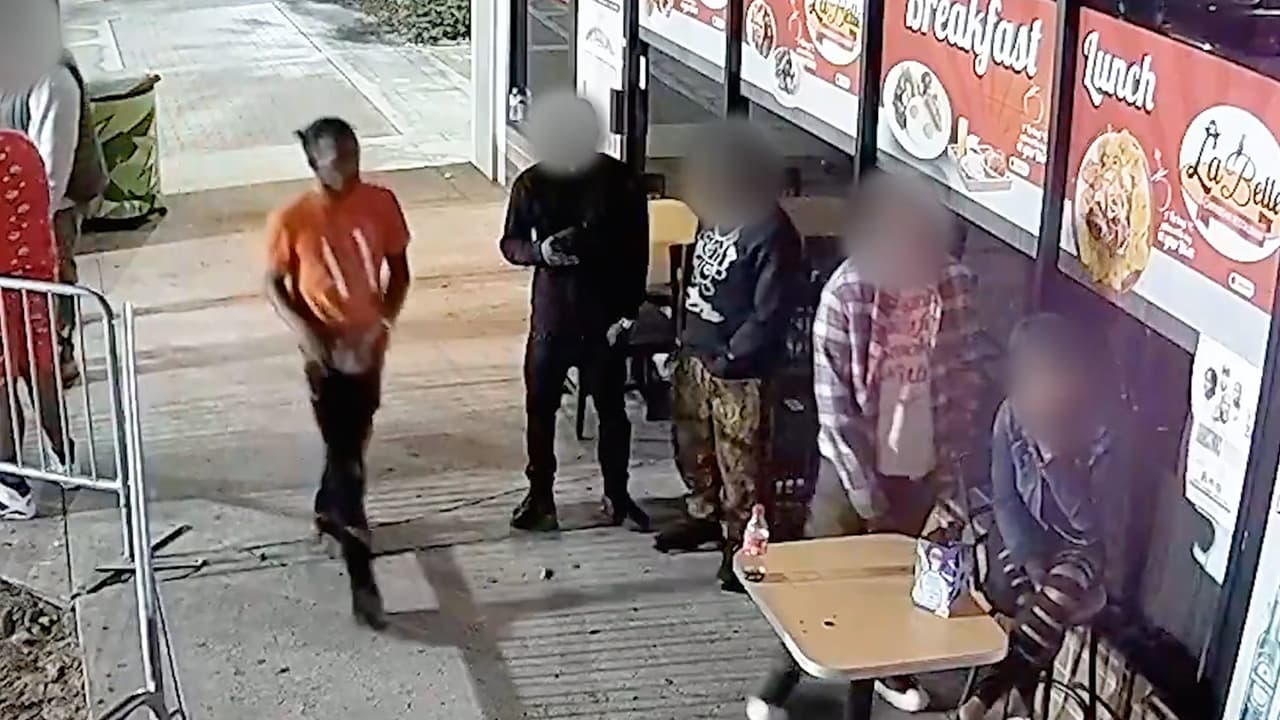 Revelan video de homicidio afuera de restaurante de Orlando