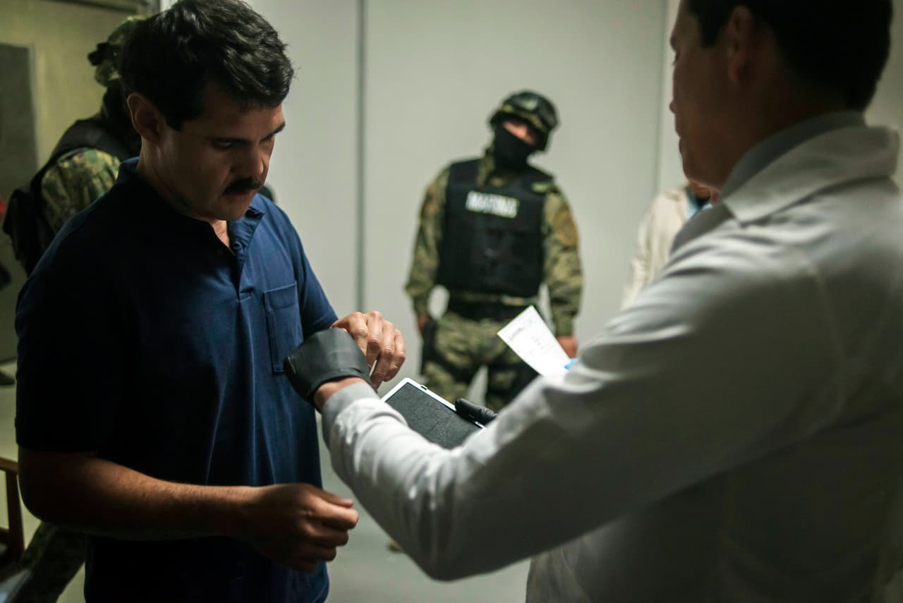 <b><a href="http://www.univision.com/series/el-chapo">'El Chapo'</a></b> había sido arrestado en el año del 2014. Sin embargo, nadie sospechaba que planearía su escape por segunda ocasión.