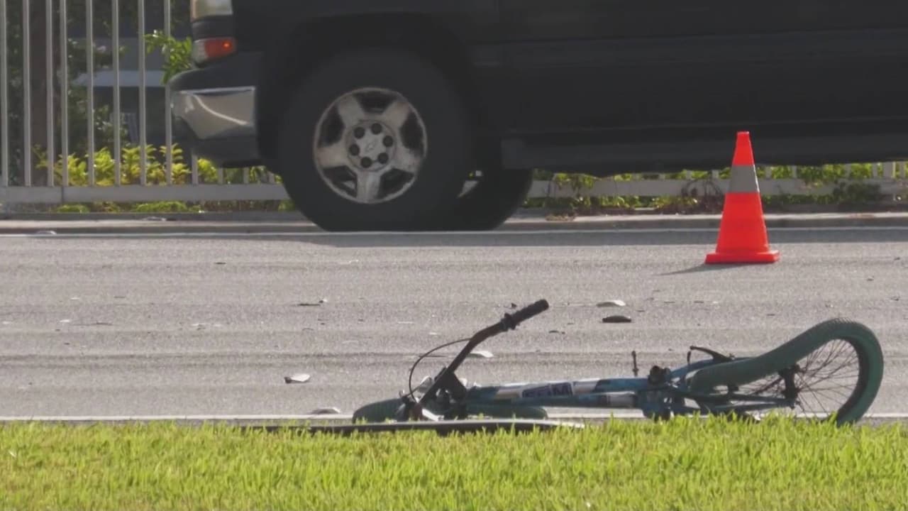 Joven muere tras ser atropellado por una camioneta cuando iba en su bicicleta en Casselberry