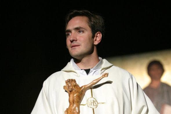 Desde que se volvió cristiano, su vida cambió por completo: "Honro, respeto y soy fiel a Lilia mi esposa en todo momento y lugar. Reconozco y predico que Jesucristo es el único hijo de Dios. Que vino a este mundo y dio su vida por mí. Rijo mi vida de acuerdo a la doctrina de Jesucristo y quiero modelarlo e imitarlo en todas mis acciones y pensamientos", escribió en su sitio oficial.