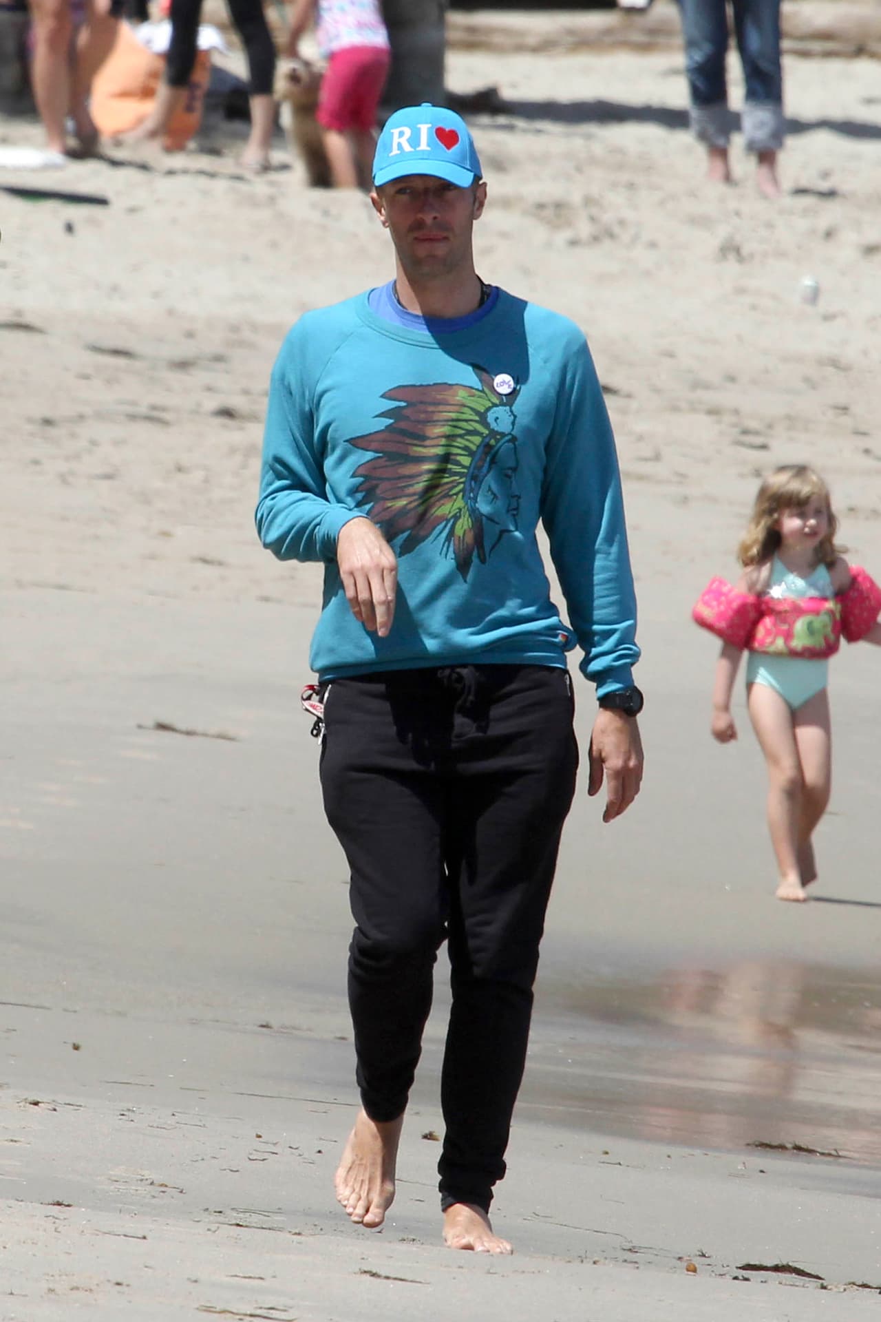 "'Tal vez soy gay, tal vez soy esto, tal vez soy aquello, no puedo ser eso', así que 
<b><a href="https://www.univision.com/entretenimiento/chismes/chris-martin-aun-escribe-canciones-de-amor-a-gwyneth-paltrow" target="_blank">estaba aterrorizado</a></b>
<a href="https://www.univision.com/entretenimiento/chismes/chris-martin-aun-escribe-canciones-de-amor-a-gwyneth-paltrow" target="_blank"> </a>con la idea".
<br>