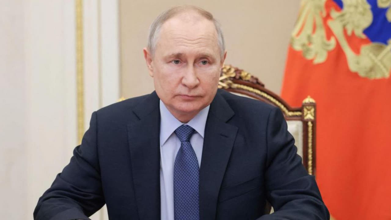 Arrestar a Vladimir Putin equivaldría a "declarar la guerra" a Rusia, advierte Medvedev