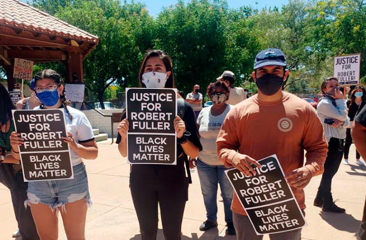 Dos hombres negros aparecen colgados en California; la policía habla de suicidios, pero hay interrogantes