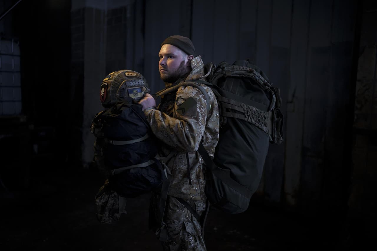 Anton Maksymovych, de 24 años, es un veterano de guerra que luchó en el este de Ucrania durante casi dos años y 
<b>ahora no ha dudado en ofrecerse como voluntario para defender a su país de nuevo. </b>