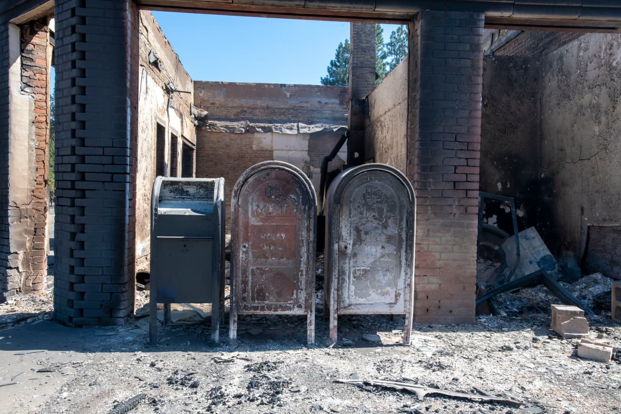 Esto es lo que quedó de la oficina de correos de Malden, en Washington, tras el brutal impacto de los incendios. El gobernador 
<a href="https://www.univision.com/temas/jay-inslee">Jay Inslee</a> describió los incendios
<b> </b>como "sin precedentes y descorazonadores".