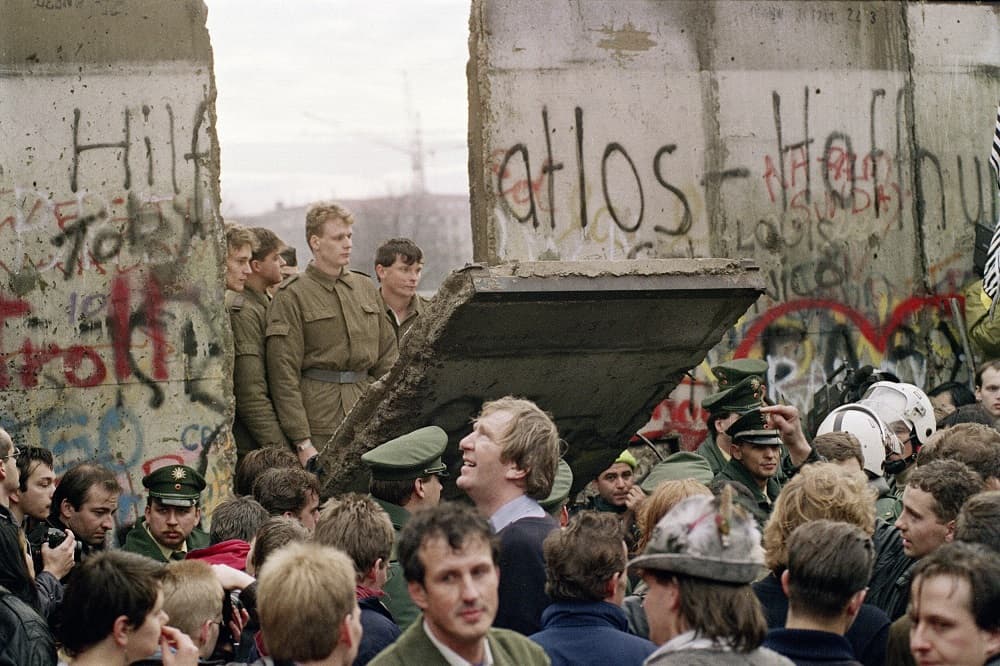 La caída del Muro de Berlín y el fin de la Guerra Fría sin duda supusieron un cambio en la historia de Estados Unidos y del resto del mundo. Así lo declararon el 17% de los encuestados.
