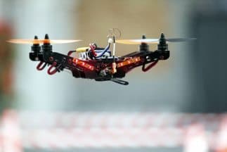Espacio aéreo restringido: Nueva ley prohíbe el vuelo de drones sobre escuelas