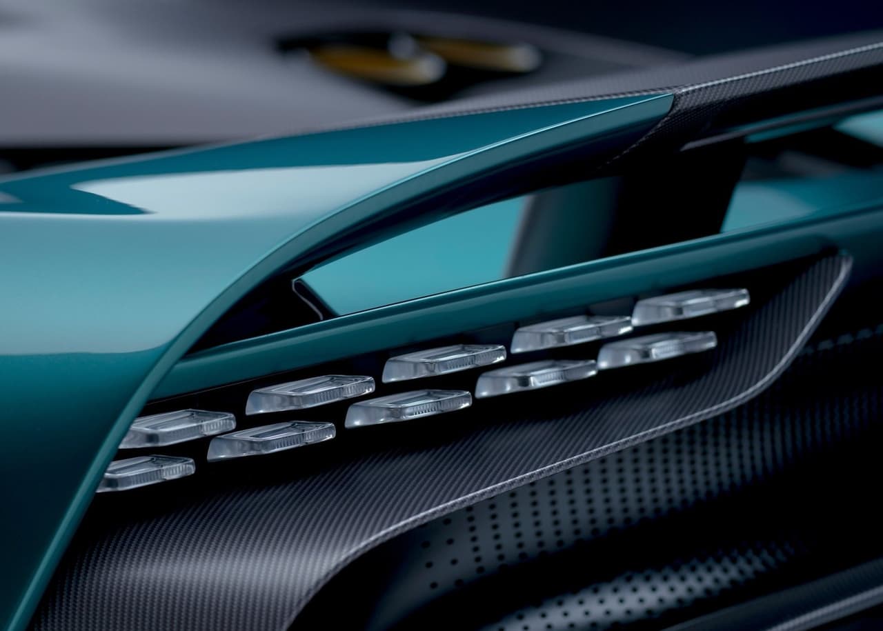 Aston Martin Valhalla