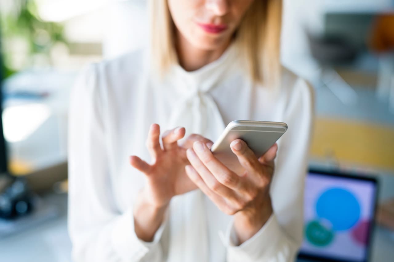 ¿Cuánto tiempo pasas jugando con el celular?