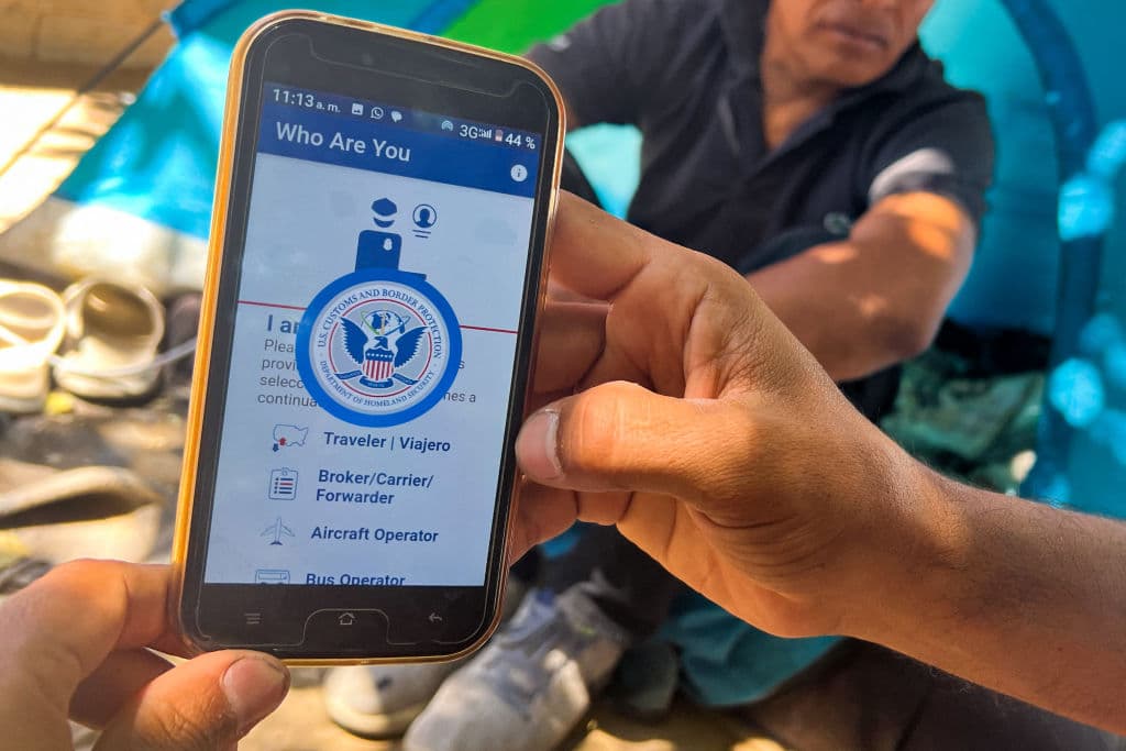 ¿CBP One dejará de funcionar en diciembre? El Departamento de Seguridad Nacional aclara
