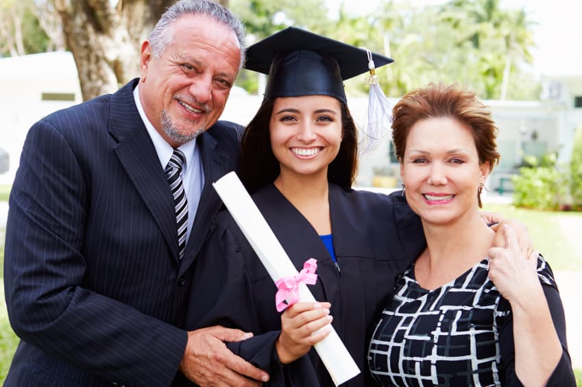Aunque la educación universitaria es muy valiosa, un estudio reciente indica que el salario promedio 
<b>para los recién graduados es de $55,000.</b> Muchos trabajos están pagando el doble, sin un título universitario. ¿Podrías trabajar en uno de ellos?
<br>