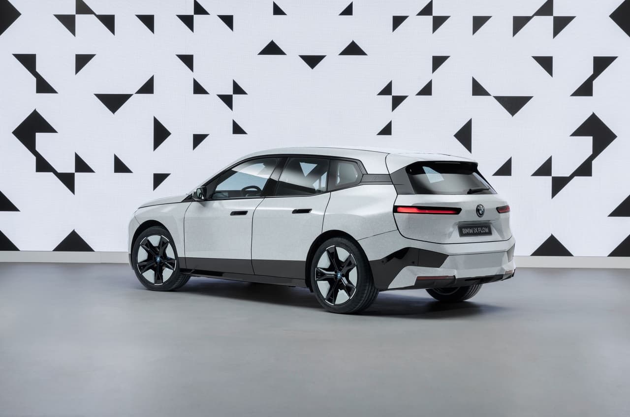 BMW iX Flow Concept