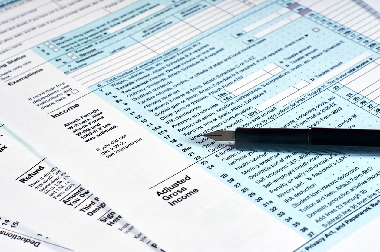 <b>Qué hacer si no logras obtenerlos |</b> El IRS recomienda que envíes tu declaración de impuestos antes de la fecha límite del 15 de abril (o el 15 de octubre su pediste una prórroga). En ese caso deberás recurrir al formulario 4852, que sustituye la W-2, y al formulario 1099-R, que reemplaza el formulario 1099. Es importante que evites presentar una declaración incompleta.