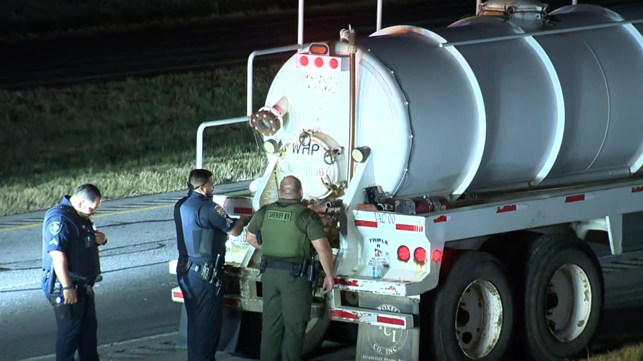 Hallan a 12 inmigrantes dentro de un camión cisterna robado en Texas