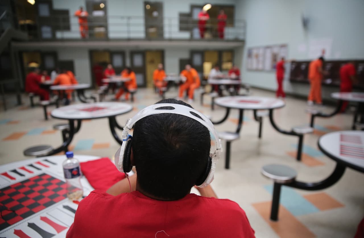 ACLU demanda a ICE por retener documentos relacionados con acceso a abogados en centros de detención