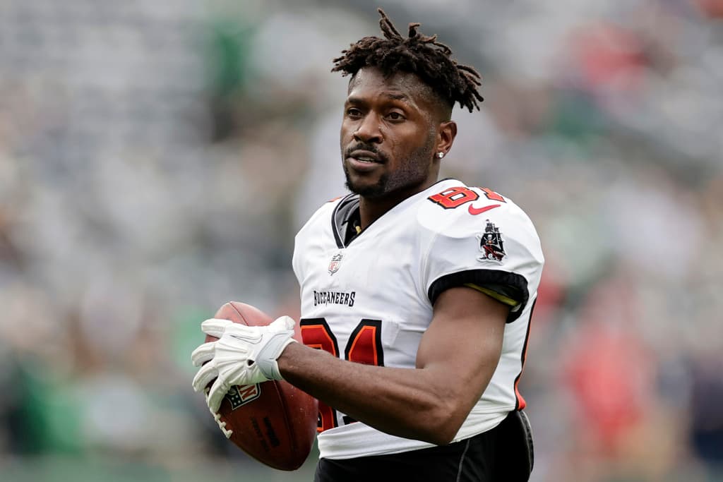 Antonio Brown, exjugador de la NFL, enfrenta cargos de intento de asesinato tras tiroteo en Miami