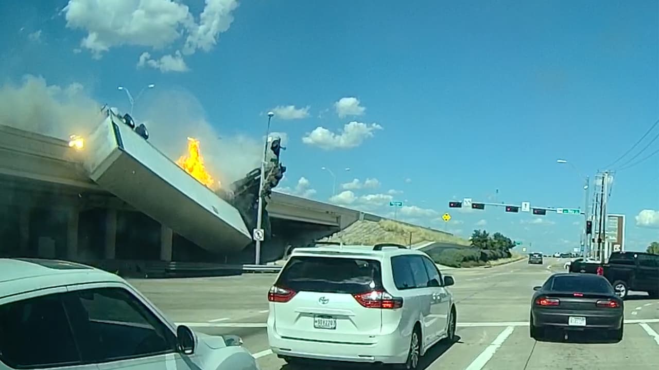 El incidente fue en la 
<b>autopista 75 y Stacy Road </b>a la altura de los Outlets Mall de Allen, al norte de Dallas y Fort Worth. Y quedó captado en video.