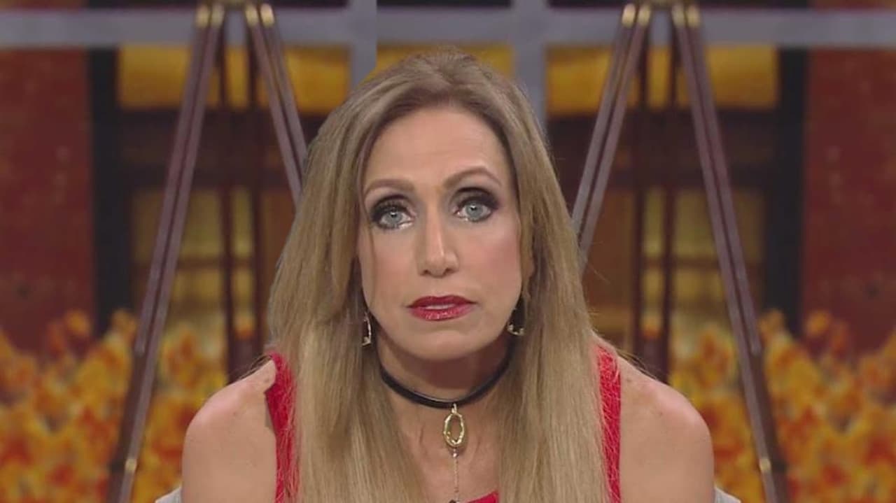 El 14 de septiembre de 2014 la presentadora del programa El Gordo y la Flaca dio a conocer, en el mismo show, que su matrimonio de más de 25 años había terminado, sin embargo, no habló de los motivos que la orillaron a ella y a su marido, Lorenzo Luaces, a tomar esta decisión.