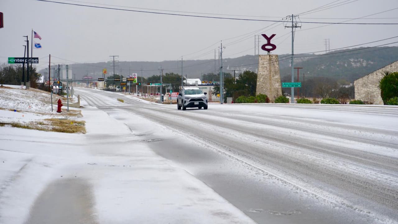 Aunque las temperaturas que se esperan se registren edurante estos días en Texas, serán las más bajas de la 
<a href="https://www.univision.com/local/san-antonio-kwex/fuerte-frente-frio-temperaturas-mas-bajas-2022">temporada de invierno</a>.