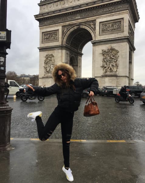 La feliz pareja fue captada, por la 'Revista ¡Hola!', besándose y paseando muy románticos por París, Francia. Además, Camila compartió este mensaje en 'Instagram': "La cara de la felicidad absoluta. La confianza recuperada y el amor".