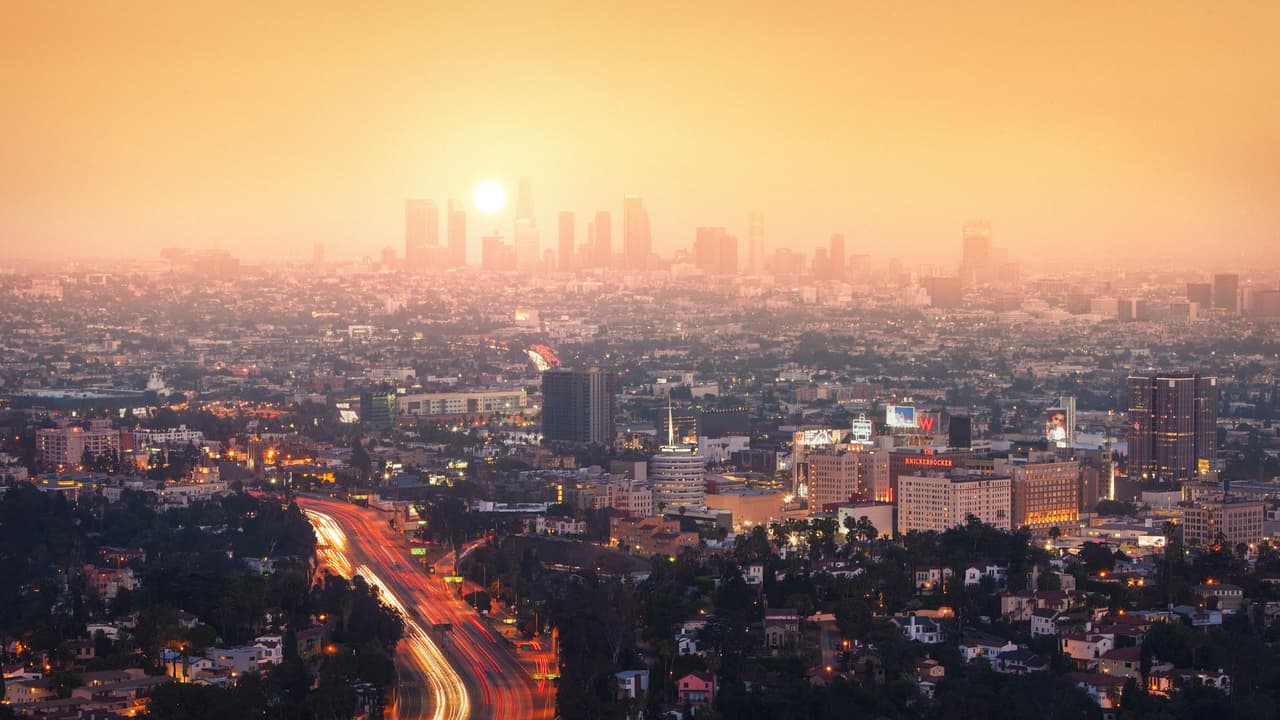 <h3 class="cms-H3-H3">5 Los Ángeles-Long Beach</h3>
<br>El área metropolitana de Los Ángeles-Long Beach tiene una media de casi 180 días de alta contaminación por ozono al año desde 2018, lo que la convierte, en general, en la ciudad con las peores condiciones atmosféricas del país. Su situación ha empeorado por los incendios forestales en el estado y el aumento de días con temperaturas excepcionalmente altas.