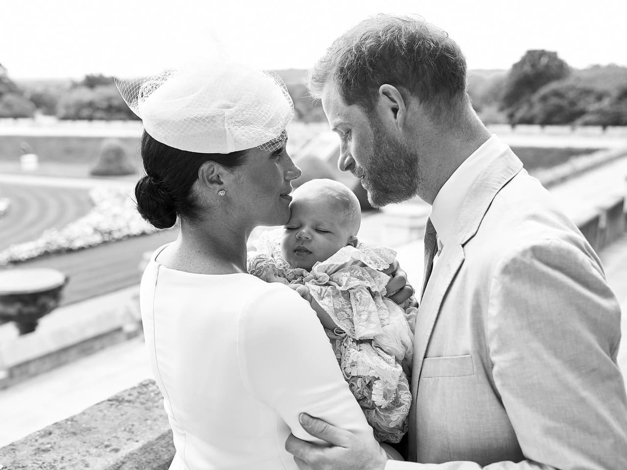 En las presuntas “muchas” conversaciones que han sostenido al respecto, la controversial pareja habría “insistido” en que sus hijos “son príncipe y princesa”. 
<br>