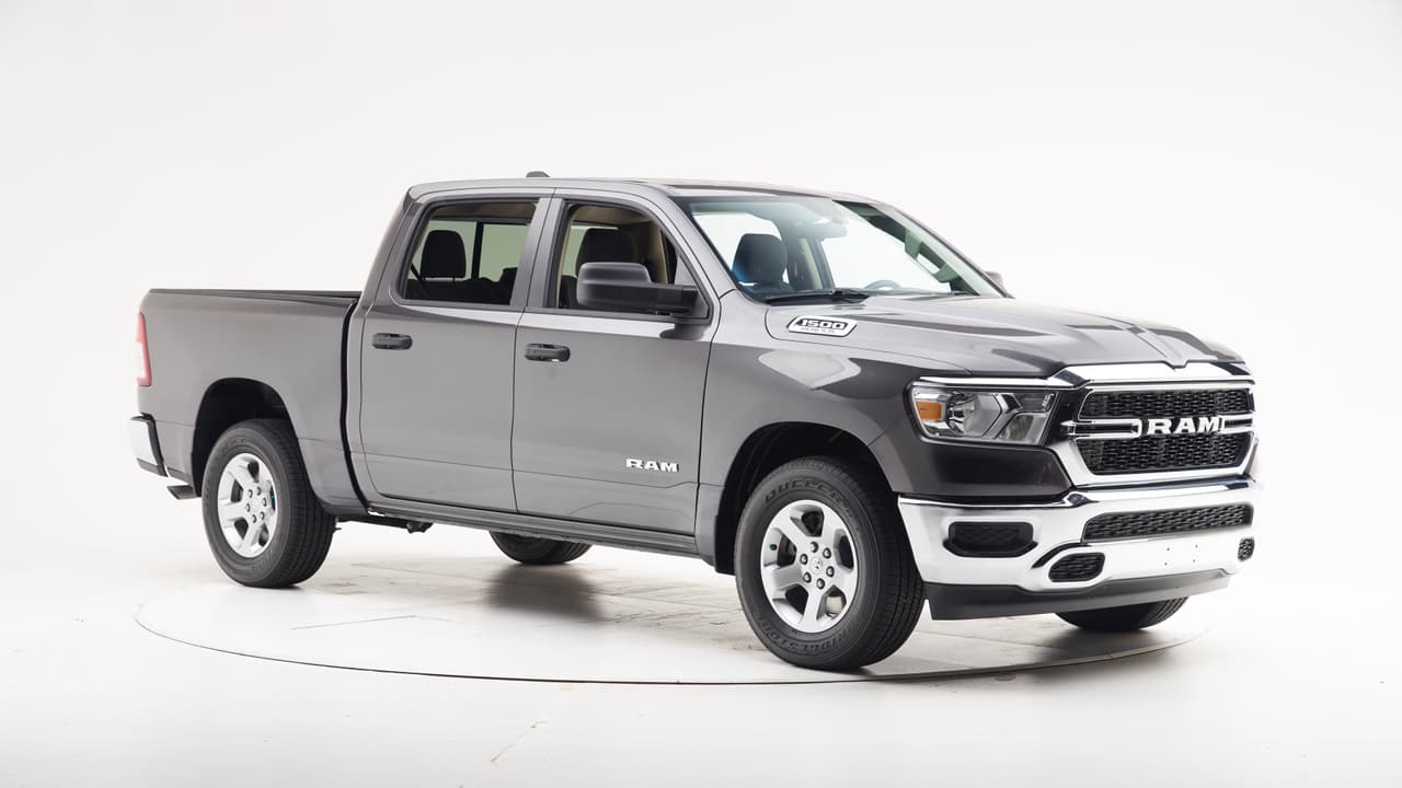 <b>Ram 1500 - fabricadas después de julio de 2018</b>
<br>Resistencia estructural: 
<b>Buena</b>
<br>Soporte al pasajero: 
<b>Aceptable</b>
<br>Protección de cuello y cabeza: 
<b>Buena</b>
<br>Protección de pecho: 
<b>Buena</b>
<br>Protección de cadera y muslo: 
<b>Buena</b>
<br>Protección de parte baja de la pierna y pie: 
<b>Buena</b>
<br>
<br>Calificación general: 
<br>
<h3 class="cms-H3-H3">Buena</h3>