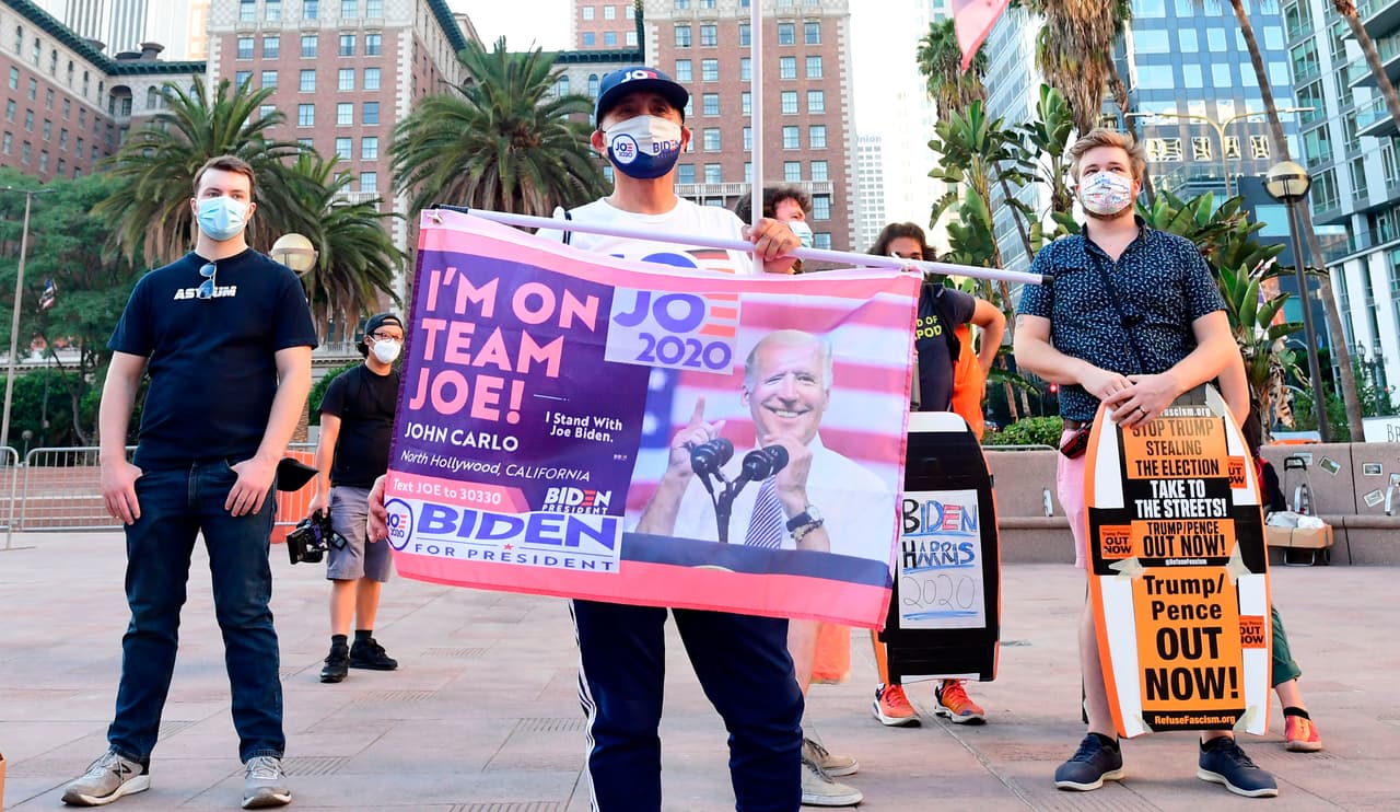 <a href="https://www.univision.com/local/los-angeles-kmex/">Los Ángeles </a>es una de las ciudades más demócratas de 
<a href="https://www.univision.com/local/los-angeles-kmex/elecciones-estados-unidos-2020">Estados Unidos</a> y vivió la contienda electoral con mucha pasión y pidiendo la salida del actual presidente, 
<a href="https://www.univision.com/temas/donald-trump">Donald Trump</a> de la Casa Blanca.
<br>