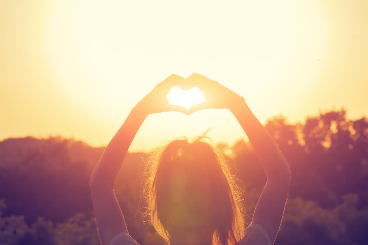¡Limpia tu karma sustituyendo dentro de tu corazón y de tu vida cualquier sentimiento negativo por uno positivo y poco a poco verás cómo tu vida cambia, para bien, y al hacerlo estás poniendo un granito de arena para que nuestro mundo sea mejor!