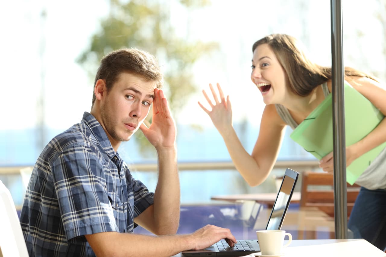 <b>¿Qué desagrada a Capricornio?</b>
<br>Las personas inconstantes que no saben cumplir ni guardar sus palabras, derrochadoras, incapaces de conocer el valor del esfuerzo ajeno, escandalosas y de hablar muy alto en los lugares públicos llamando la atención de todos, especialmente al usar su teléfono o hablar contigo.