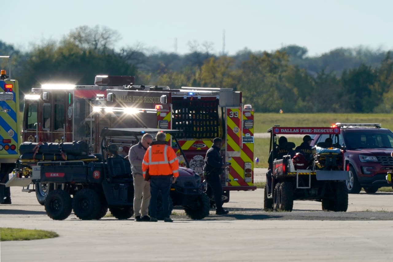 En el 2011, 
<b>11 personas murieron en Reno, Nevada, cuando un avión P-51 Mustang se estrelló contra el público</b>. En el 2019, 
<b>un bombardero se estrelló en Hartford, Connecticut, y murieron siete personas</b>.