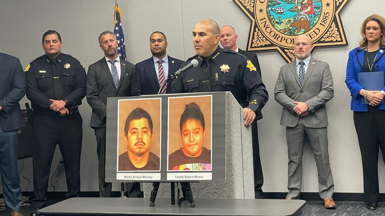 El jueves 10, el Departamento de Policía de Fresno informó la detención de Yarelly Solorio Rivera, de 22 años, y Martín Arroyo Morales, de 26, como sospechosos
<a href="https://www.univision.com/local/fresno-kftv/yanelly-solorio-celine-asesinadas-detenidos-yarelly-martin-arroyo-fresno" target="_blank"> de planear el asesinato</a> de Yanelly Solorio y su bebé. "Este fue su plan todo el tiempo y pensaron que funcionaba hasta que comenzó a desmoronarse", dijo Balderrama.
