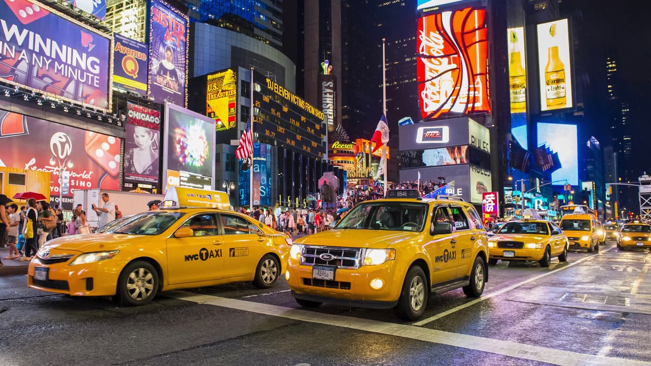 <h3 class="cms-h3-H3">10. Nueva York (41)</h3>
<br>
<br>El estado Imperio es el mejor entre los peores al situarse en el décimo lugar entre los 10 peores estados para manejar en toda la nación - puesto 41 en términos generales-. Nueva York es es el 46to estado en términos de
<b> costos de propiedad y reparación de vehículos</b>, 41ro en 
<b>tráfico e infraestructura</b> y 
<b>primero</b> en 
<b>seguridad vial </b>y el cuarto 
<b>acceso a vehículos y su mantenimiento</b>.