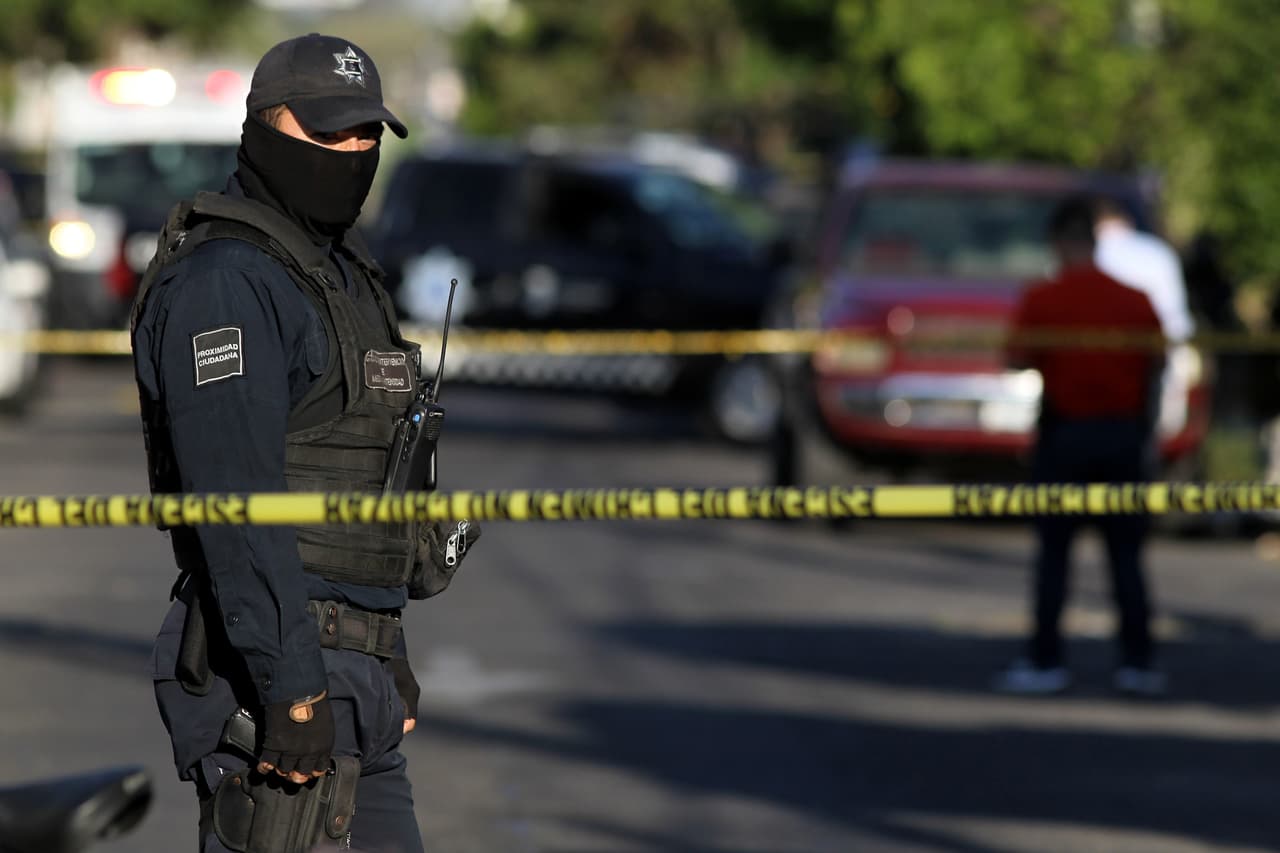 Investigan a una pareja en México por matar a su sobrino y esconder sus restos dentro de un refrigerador